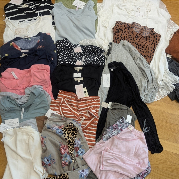 Lot of 10 NWT Tops Reseller Mystery Box Zenana Watermelon Riah etc - Picture 15 of 16